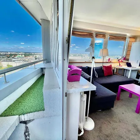 Lily Metro Wifi 1 Gbs 70'tv Netflix Hbo Max Appletv * Βαρσοβία