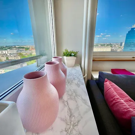 Διαμέρισμα Lily Metro Wifi 1 Gbs 70'tv Netflix Hbo Max Appletv Βαρσοβία